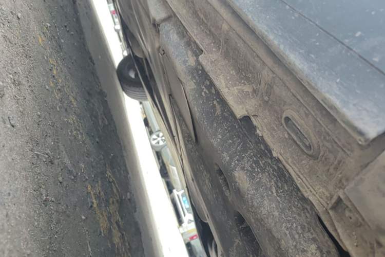 Used Volkswagen Tiguan L 2023 330TSI Automatic Two-Wheel Drive Comfort Edition Left Side Sill