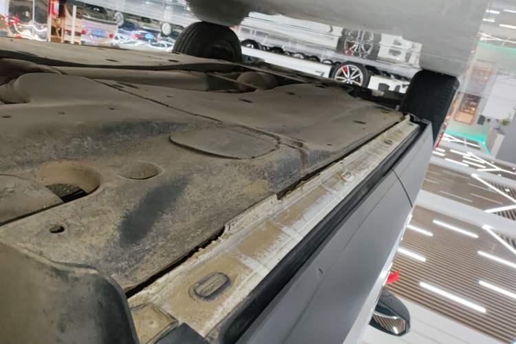 Used Volkswagen Tiguan L 2023 330TSI Automatic Two-Wheel Drive Smart Edition Left Side Sill