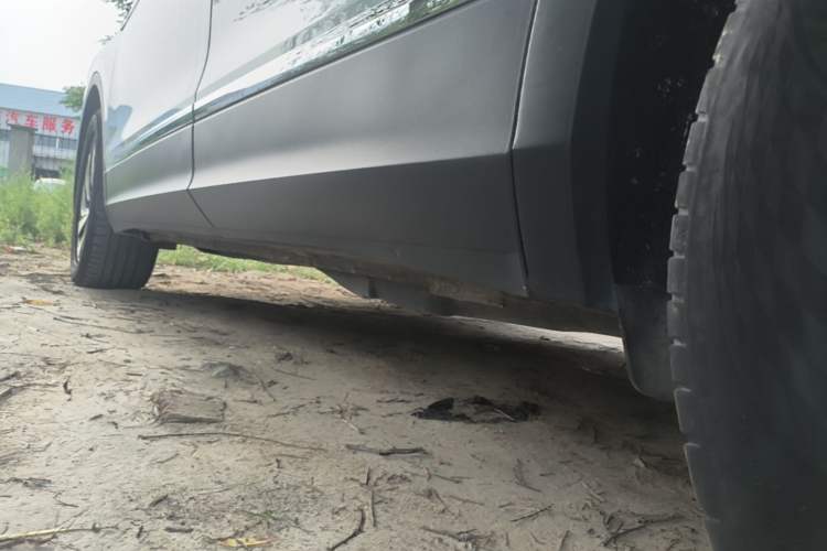 Used Volkswagen Tiguan L 2023 330TSI Automatic Two-Wheel Drive Smart Edition Left Side Sill