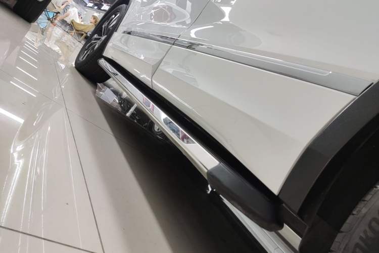 Used Volkswagen Tiguan L 2023 330TSI Automatic Two-Wheel Drive R-Line Enjoyment Edition Left Side Sill