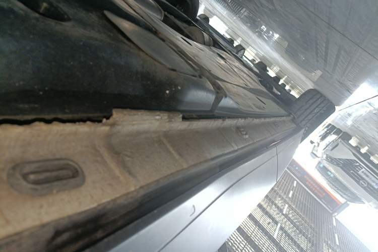 Used Volkswagen Tiguan L 2023 330TSI Automatic Two-Wheel Drive Comfort Edition Left Side Sill