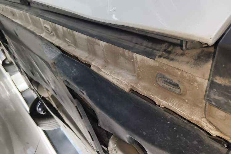 Used Volkswagen Tiguan L 2023 Restyled 330TSI Automatic Two-Wheel Drive R-Line Enhanced Comfort Version Left Side Sill
