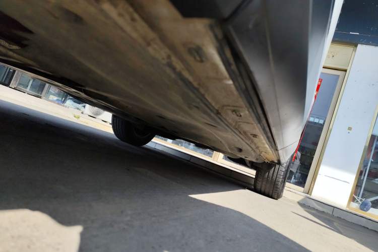 Used Volkswagen Tiguan L 2023 300TSI Automatic Two-Wheel Drive Smart Edition Left Side Sill