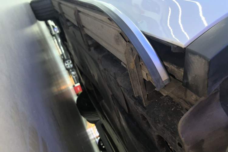 Used Volkswagen Tiguan L 2023 Restyled 330TSI Automatic Two-Wheel Drive R-Line Enhanced Comfort Version Left Side Sill