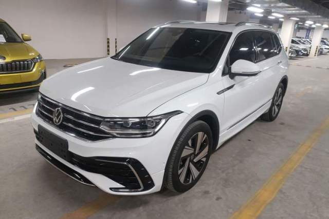 Volkswagen Tiguan L 2023 Restyled 330TSI Automatic Two-Wheel Drive R-Line Enhanced Comfort Version usado