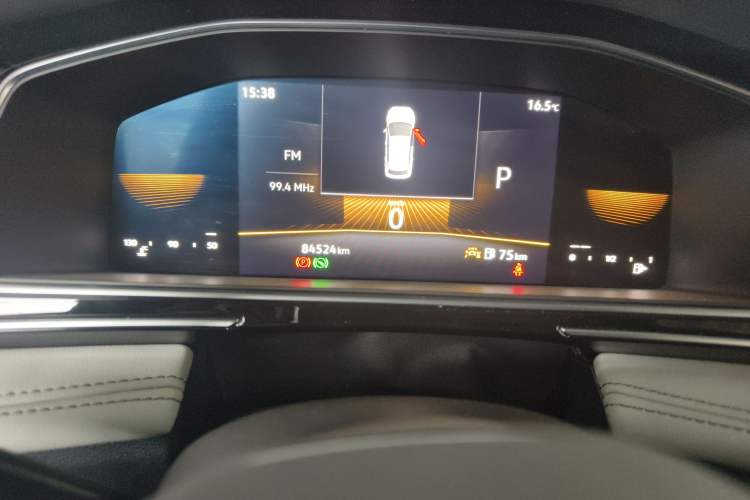 Used Volkswagen Tiguan L 2023 330TSI Automatic Two-Wheel Drive Comfort Edition Odometer Close Up