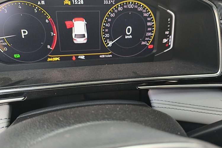 Used Volkswagen Tiguan L 2023 330TSI Automatic Two-Wheel Drive R-Line Enjoyment Edition Odometer Close Up