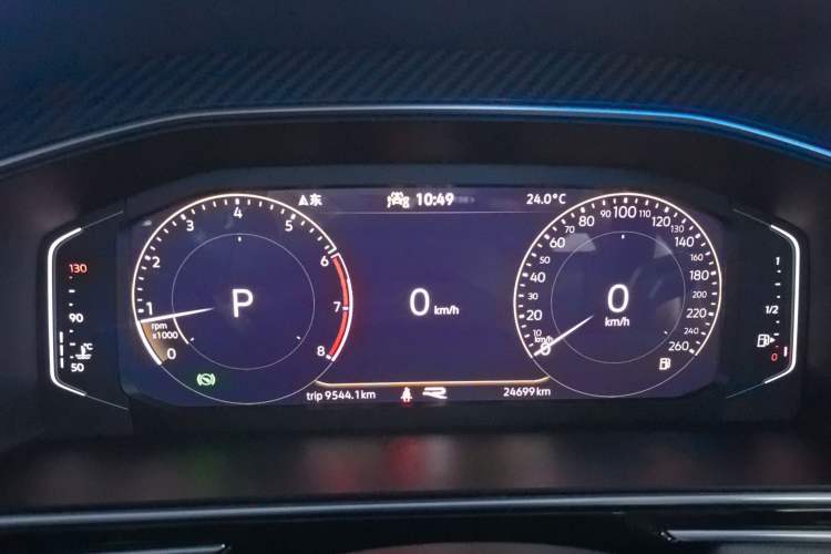 Used Volkswagen Tiguan L 2023 Restyled 330TSI Automatic Two-Wheel Drive R-Line Enhanced Comfort Version Odometer Close Up