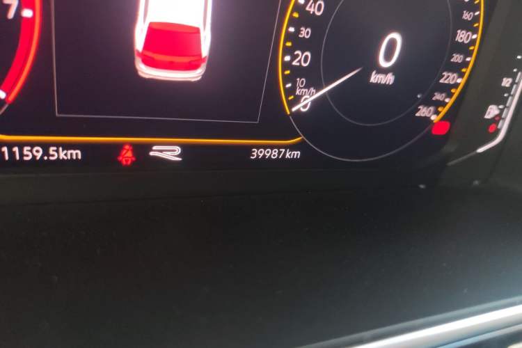 Used Volkswagen Tiguan L 2023 330TSI Automatic Two-Wheel Drive R-Line Enjoyment Edition Odometer Close Up