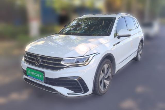 Volkswagen Tiguan L 2023 Restyled 330TSI Automatic Two-Wheel Drive R-Line Enhanced Comfort Version с пробегом