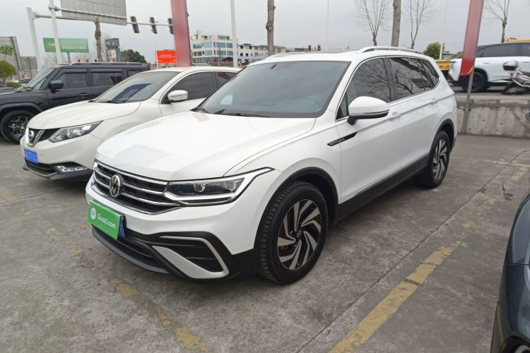 Used Volkswagen Tiguan L 2023 300TSI Automatic Two-Wheel Drive Smart Edition Guazi used car, China used car export, Used car for sale, Used  cars, Cheapest cars for sale