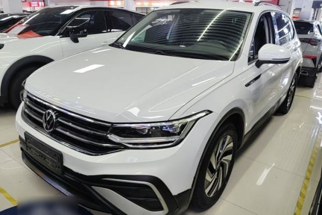 Ojetý Volkswagen Tiguan L 2023 330TSI Automatic Two-Wheel Drive Comfort Edition