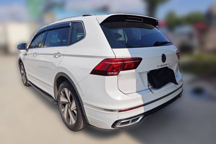 Used Volkswagen Tiguan L 2023 380TSI Automatic All-Wheel Drive R-Line Enhanced 7-Seater Rear Left 45 Deg