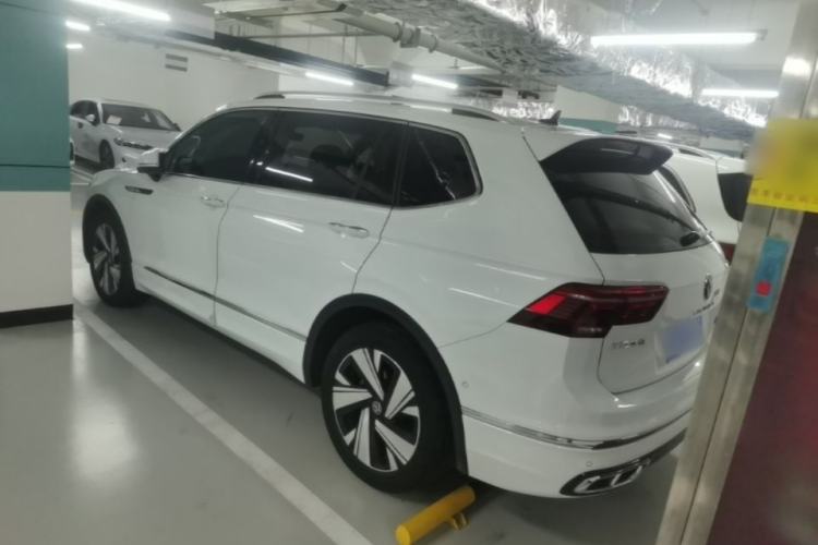 Used Volkswagen Tiguan L 2023 Facelift 380TSI Automatic All-Wheel Drive R-Line Flagship 7-Seater Rear Left 45 Deg