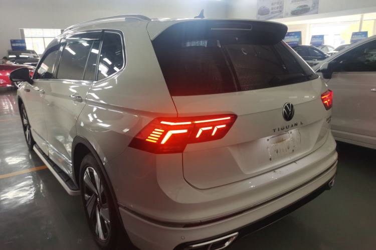 Used Volkswagen Tiguan L 2023 Facelifted 380TSI Automatic All-Wheel Drive R-Line Plus Version 7-Seater Rear Left 45 Deg