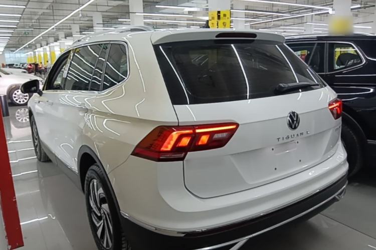 Used Volkswagen Tiguan L 2023 Revised Version 330TSI Automatic Two-Wheel Drive Smart Enjoyment Edition Rear Left 45 Deg