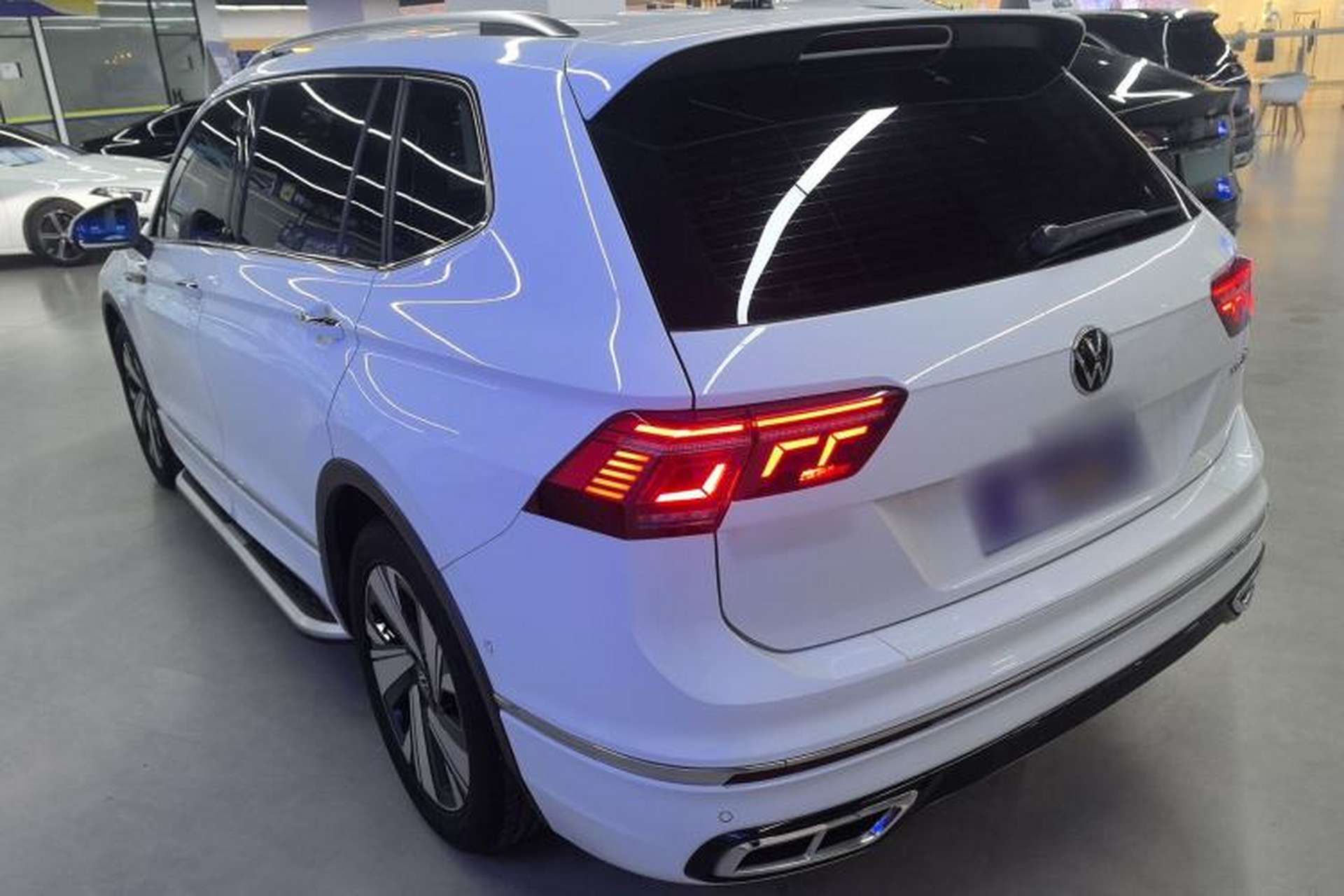 Used Volkswagen Tiguan L 2023 Restyled 330TSI Automatic Two-Wheel Drive R-Line Enhanced Comfort Version Rear Left 45 Deg