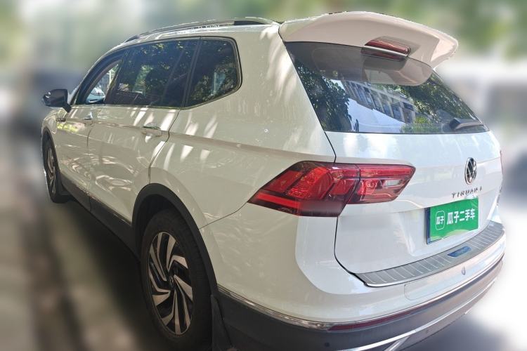 Used Volkswagen Tiguan L 2023 280TSI Automatic Two-Wheel Drive Trendy Innovation Limited Edition Rear Left 45 Deg