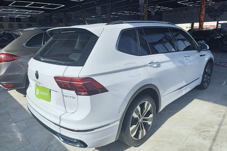 Used Volkswagen Tiguan L 2023 330TSI Automatic Two-Wheel Drive R-Line Enjoyment Edition Rear Right 45 Deg