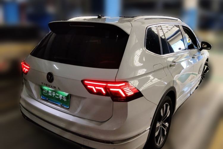 Used Volkswagen Tiguan L 2023 330TSI Automatic Two-Wheel Drive R-Line Enjoyment Edition Rear Right 45 Deg