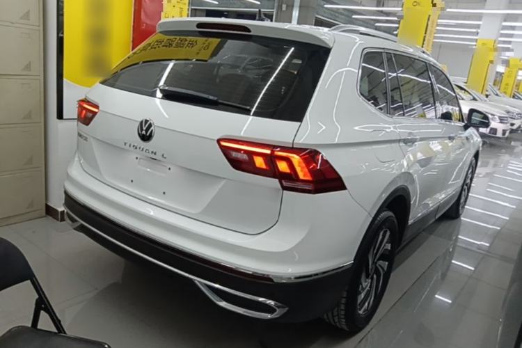 Used Volkswagen Tiguan L 2023 Revised Version 330TSI Automatic Two-Wheel Drive Smart Enjoyment Edition Rear Right 45 Deg