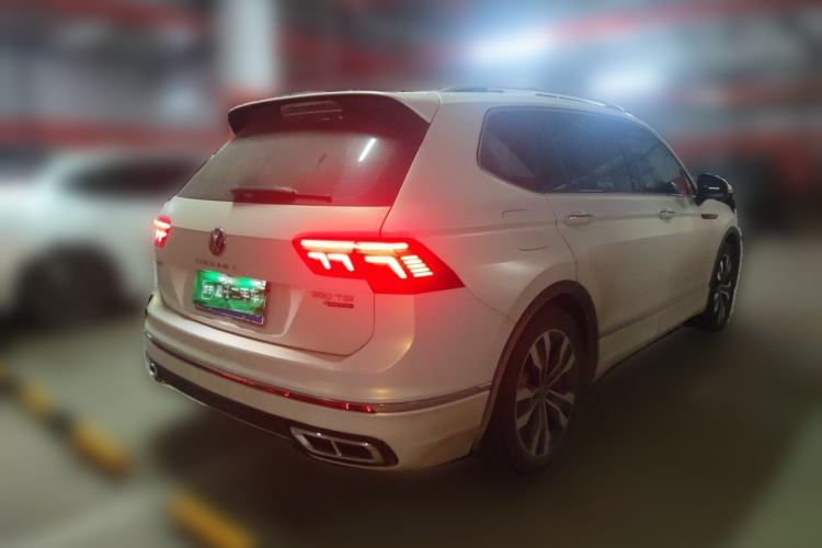 Used Volkswagen Tiguan L 2023 380TSI Automatic All-Wheel Drive R-Line Enhanced 7-Seater Rear Right 45 Deg