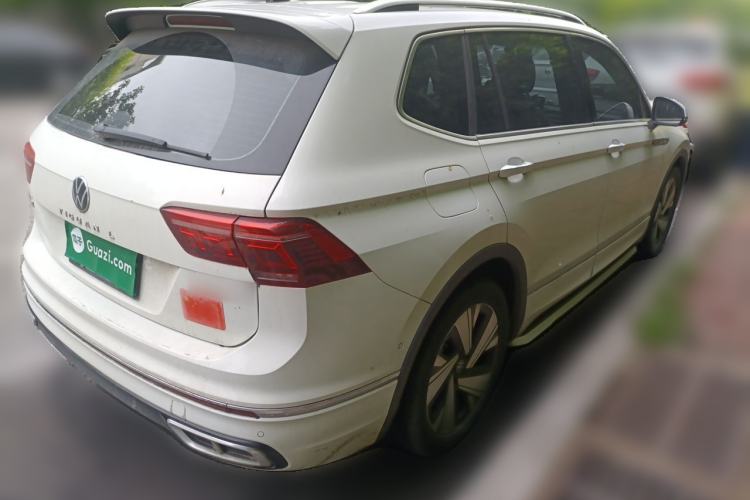 Used Volkswagen Tiguan L 2023 Restyled 330TSI Automatic Two-Wheel Drive R-Line Enhanced Comfort Version Rear Right 45 Deg