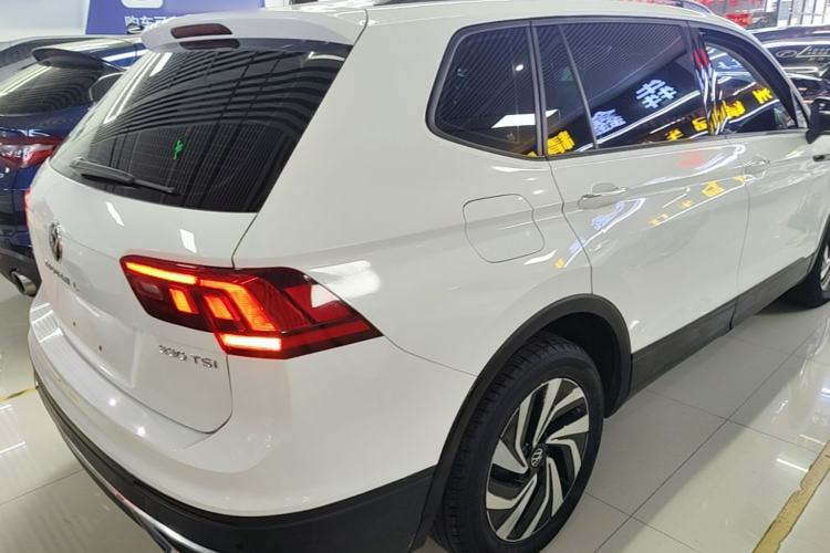 Used Volkswagen Tiguan L 2023 330TSI Automatic Two-Wheel Drive Comfort Edition Rear Right 45 Deg