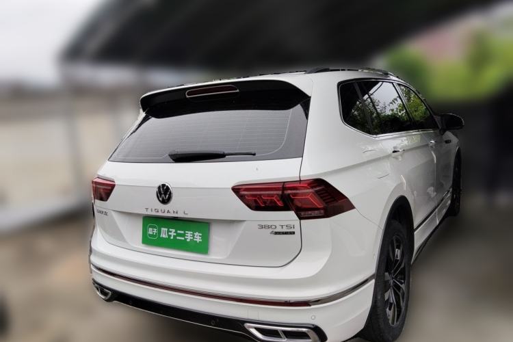 Used Volkswagen Tiguan L 2023 380TSI Automatic All-Wheel Drive R-Line Enhanced 7-Seater Rear Right 45 Deg