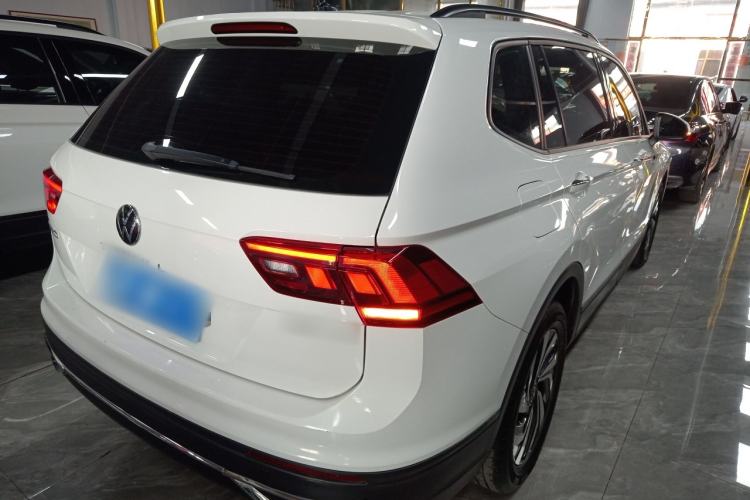 Used Volkswagen Tiguan L 2023 330TSI Automatic Two-Wheel Drive Comfort Edition Rear Right 45 Deg