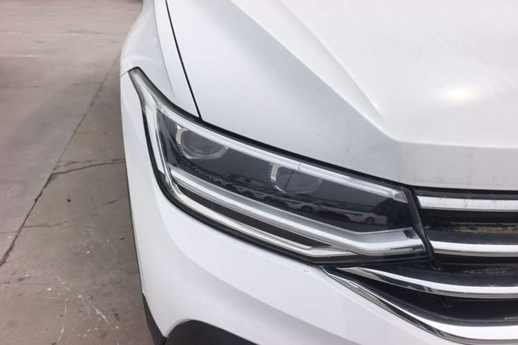 Used Volkswagen Tiguan L 2023 330TSI Automatic Two-Wheel Drive Comfort Edition Right Front Headlight