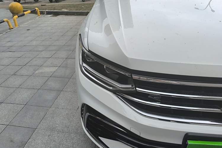 Used Volkswagen Tiguan L 2023 Restyled 330TSI Automatic Two-Wheel Drive R-Line Enhanced Comfort Version Right Front Headlight