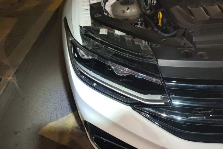 Used Volkswagen Tiguan L 2023 330TSI Automatic Two-Wheel Drive R-Line Enjoyment Edition Right Front Headlight