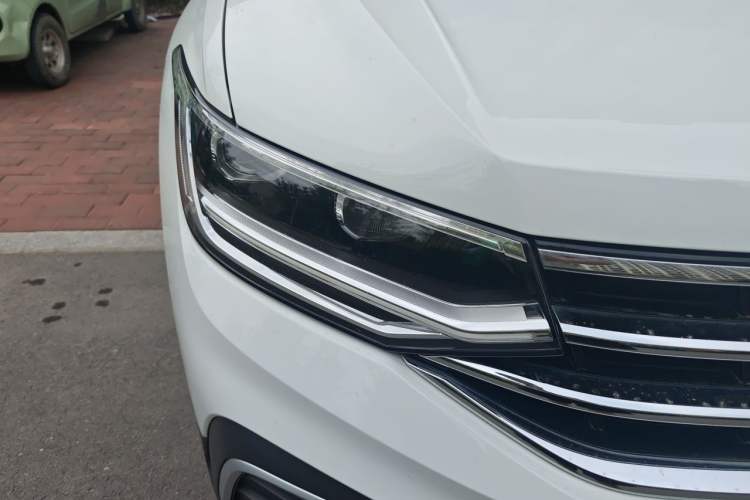 Used Volkswagen Tiguan L 2023 330TSI Automatic Two-Wheel Drive Smart Edition Right Front Headlight