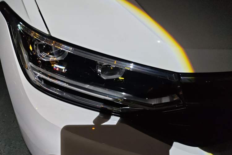 Used Volkswagen Tiguan L 2023 300TSI Automatic Two-Wheel Drive Smart Edition Right Front Headlight