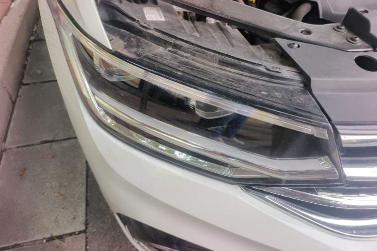 Used Volkswagen Tiguan L 2023 Restyled 330TSI Automatic Two-Wheel Drive R-Line Enhanced Comfort Version Right Front Headlight