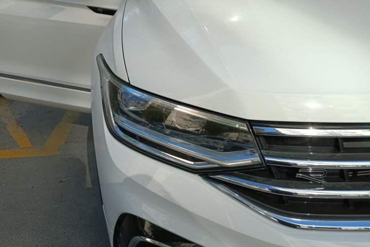 Used Volkswagen Tiguan L 2023 Restyled 330TSI Automatic Two-Wheel Drive R-Line Enhanced Comfort Version Right Front Headlight