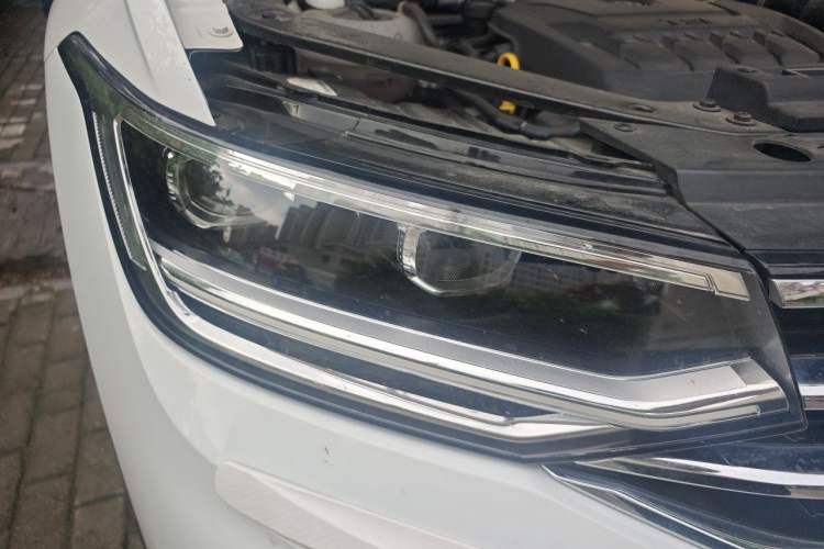 Used Volkswagen Tiguan L 2023 330TSI Automatic Two-Wheel Drive Smart Edition Right Front Headlight