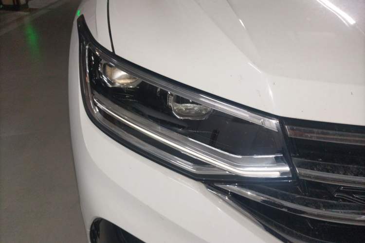 Used Volkswagen Tiguan L 2023 330TSI Automatic Two-Wheel Drive R-Line Enjoyment Edition Right Front Headlight
