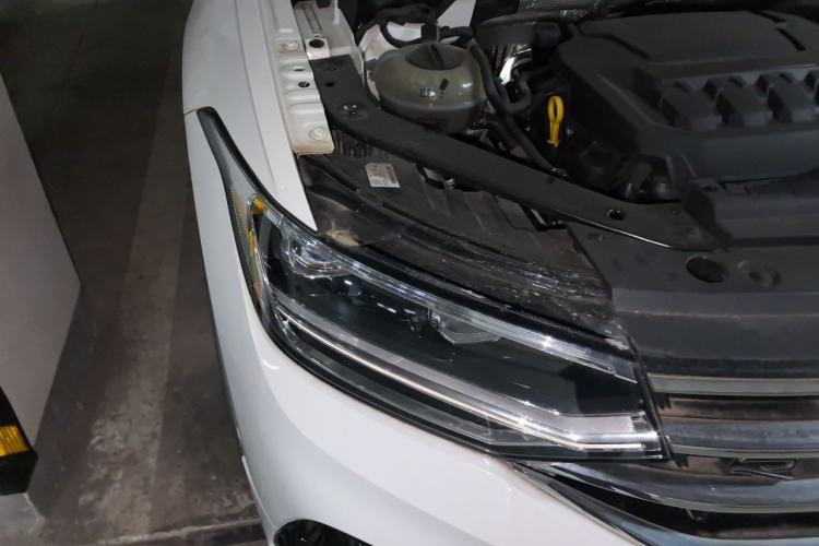 Used Volkswagen Tiguan L 2023 Restyled 330TSI Automatic Two-Wheel Drive R-Line Enhanced Comfort Version Right Front Headlight