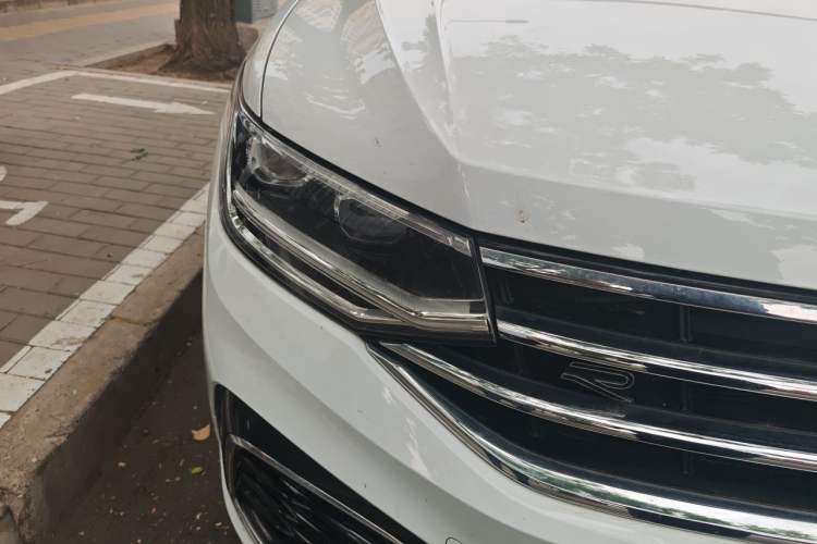 Used Volkswagen Tiguan L 2023 330TSI Automatic Two-Wheel Drive R-Line Enjoyment Edition Right Front Headlight
