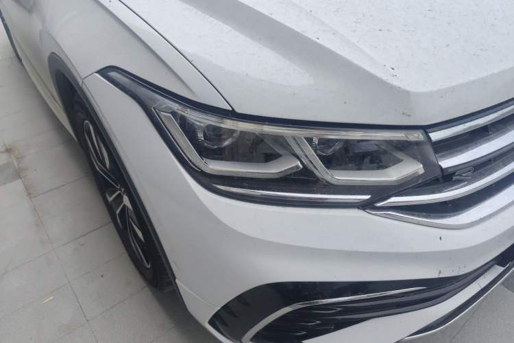 Used Volkswagen Tiguan L 2023 330TSI Automatic Two-Wheel Drive R-Line Flagship Edition Right Front Headlight