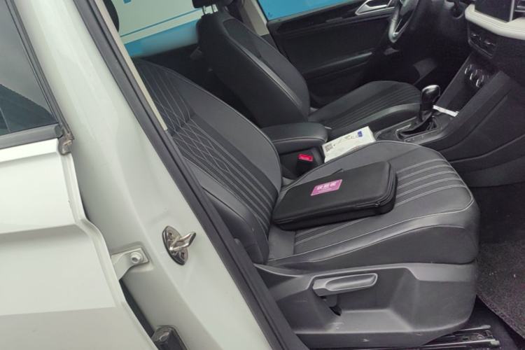 Used Volkswagen Tiguan L 2023 330TSI Automatic Two-Wheel Drive Comfort Edition Right Front Seat