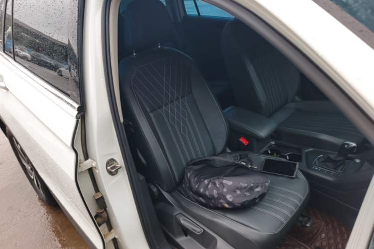 Used Volkswagen Tiguan L 2023 330TSI Automatic Two-Wheel Drive Comfort Edition Right Front Seat