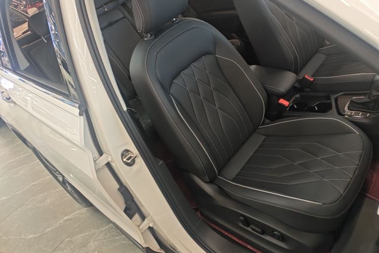 Used Volkswagen Tiguan L 2023 330TSI Automatic Two-Wheel Drive Smart Edition Right Front Seat