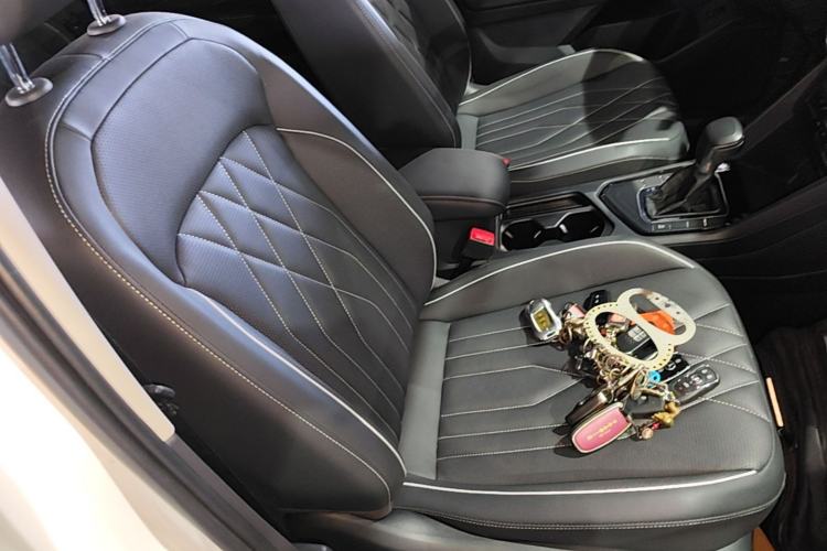 Used Volkswagen Tiguan L 2023 300TSI Automatic Two-Wheel Drive Smart Edition Right Front Seat