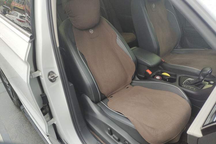 Used Volkswagen Tiguan L 2023 300TSI Automatic Two-Wheel Drive Smart Edition Right Front Seat