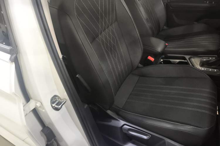 Used Volkswagen Tiguan L 2023 330TSI Automatic Two-Wheel Drive Comfort Edition Right Front Seat