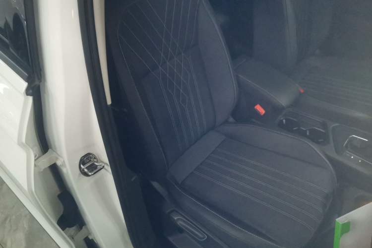 Used Volkswagen Tiguan L 2023 330TSI Automatic Two-Wheel Drive Comfort Edition Right Front Seat