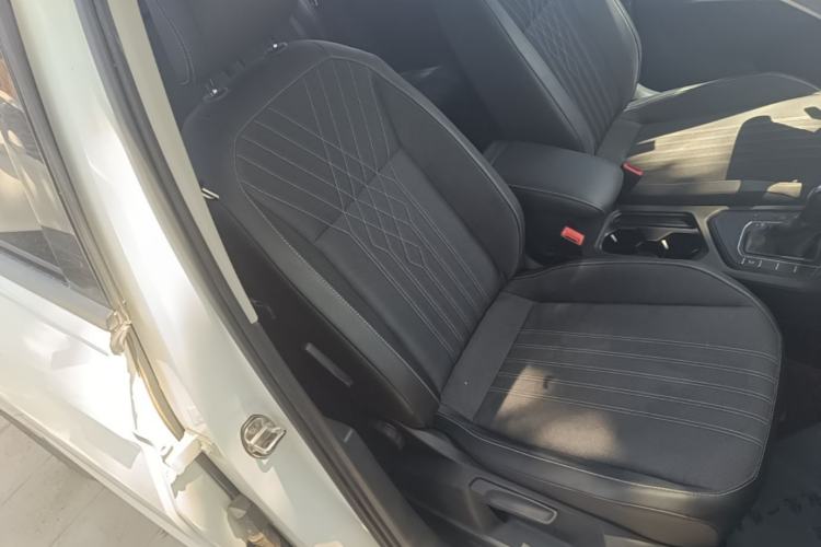 Used Volkswagen Tiguan L 2023 330TSI Automatic Two-Wheel Drive Comfort Edition Right Front Seat